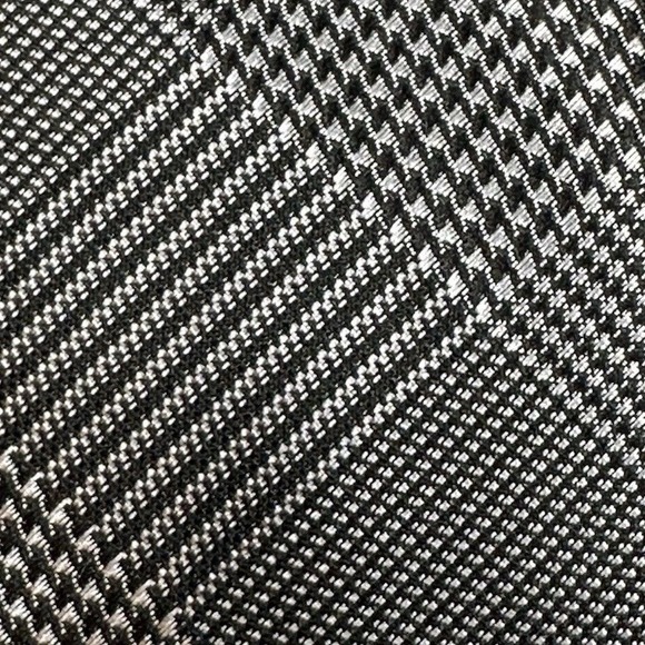 H&M Black Gray Houndstooth Plaid Polyester Men's Neck Tie Slim / Modern Style - Picture 3 of 8